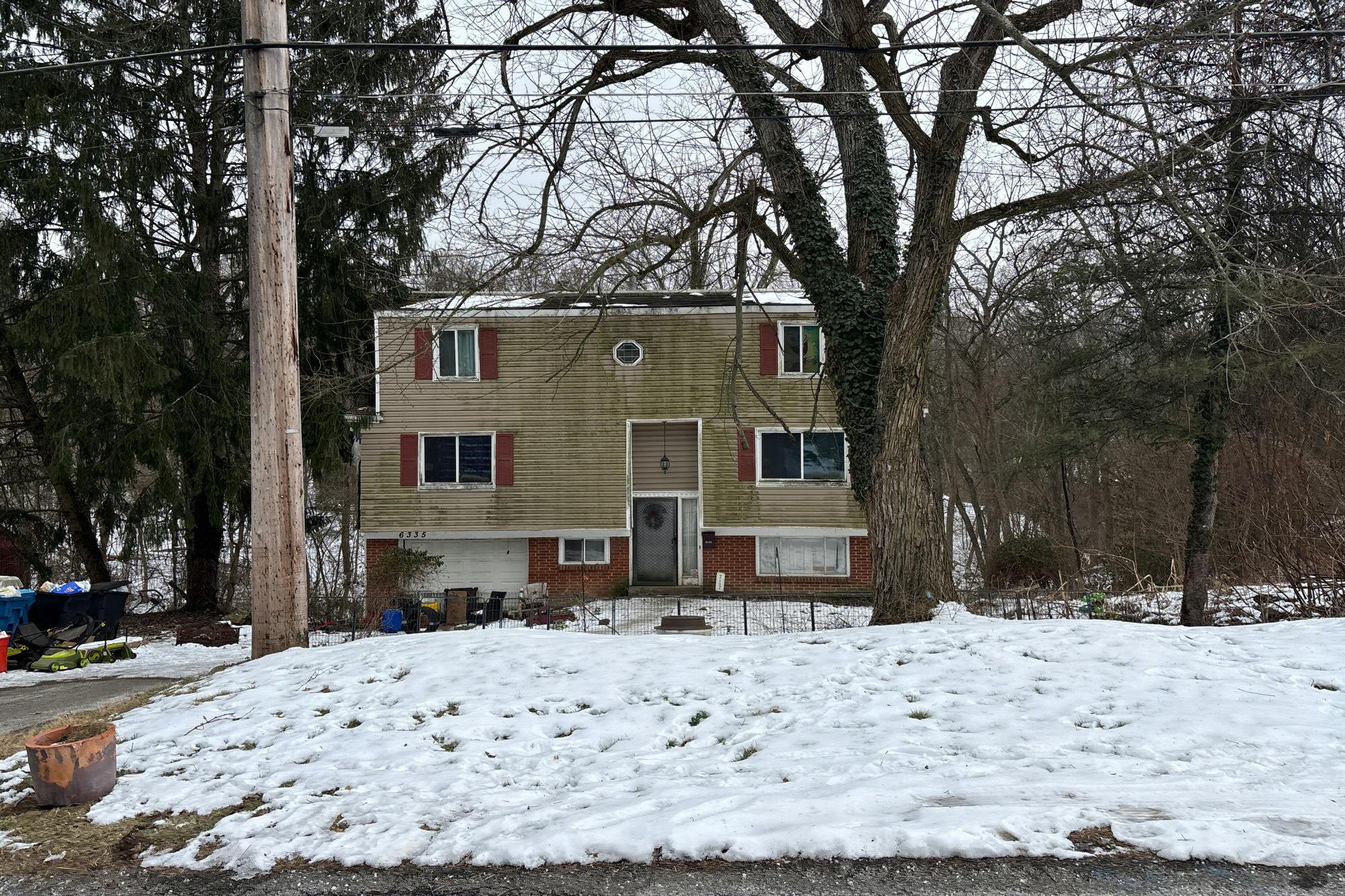 Woodlawn Ave, Verona, PA 15147