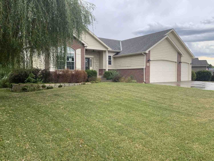 9094 Tonya Ter Manhattan, KS 66502, Riley County