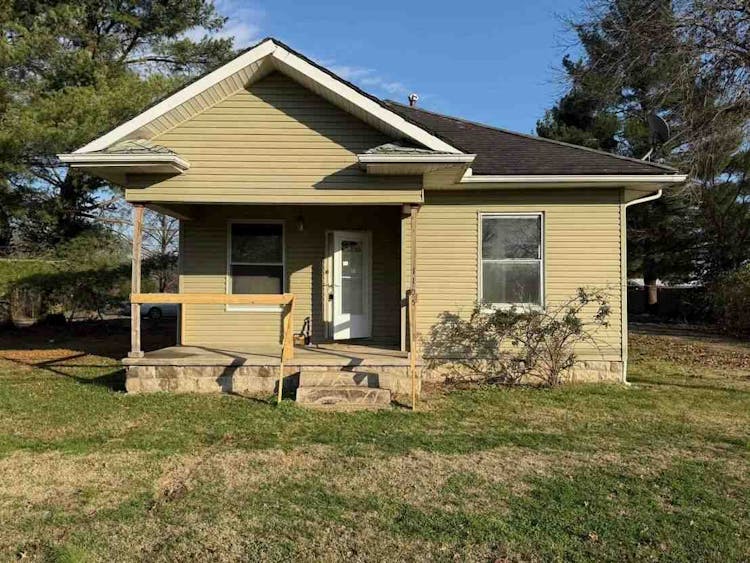 1105 Maple St Carterville, IL 62918, Williamson County