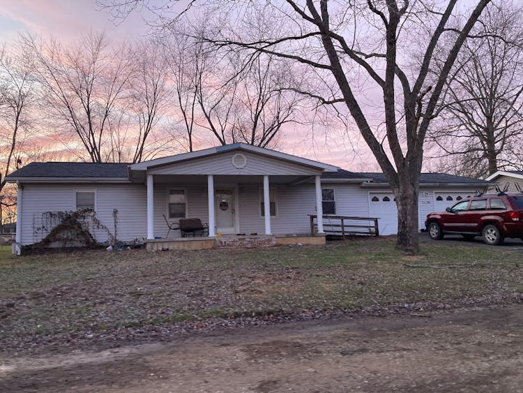 21 Russell Dr Bismarck, MO 63624, St. Francois County