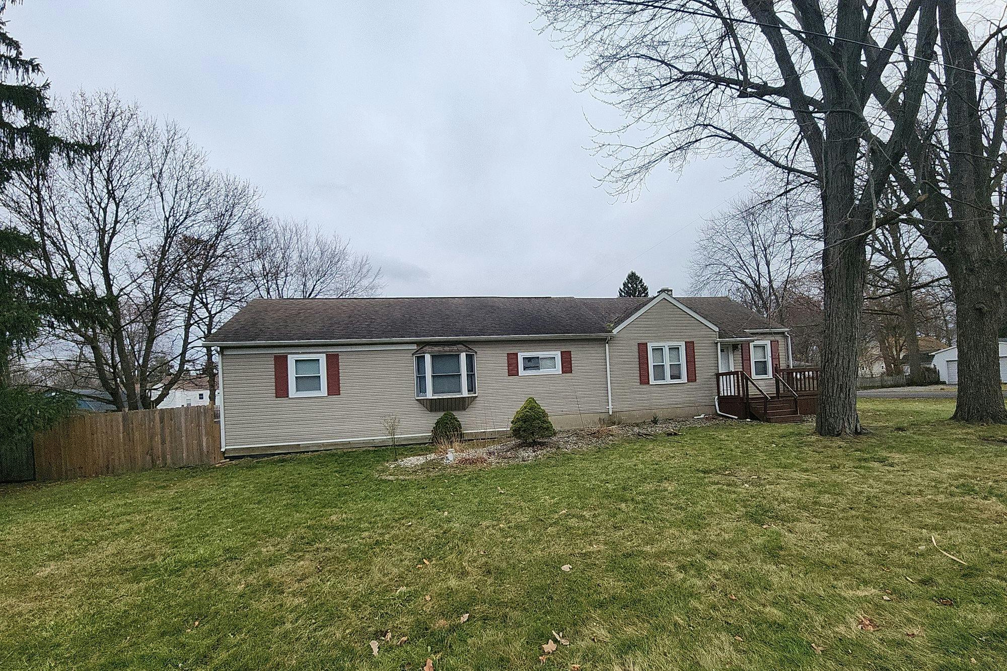 Merle Ave, Burton, MI 48509