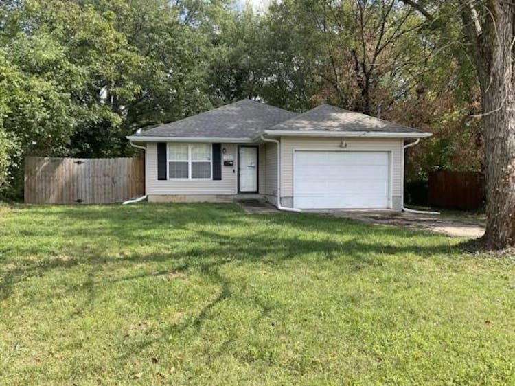 1020 Ethyl Ave Springfield, MO 65802, Greene County