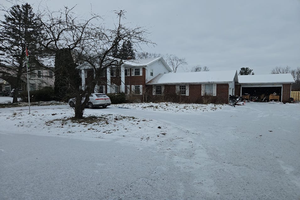 7570 River Rd Flushing, MI 48433, Genesee County