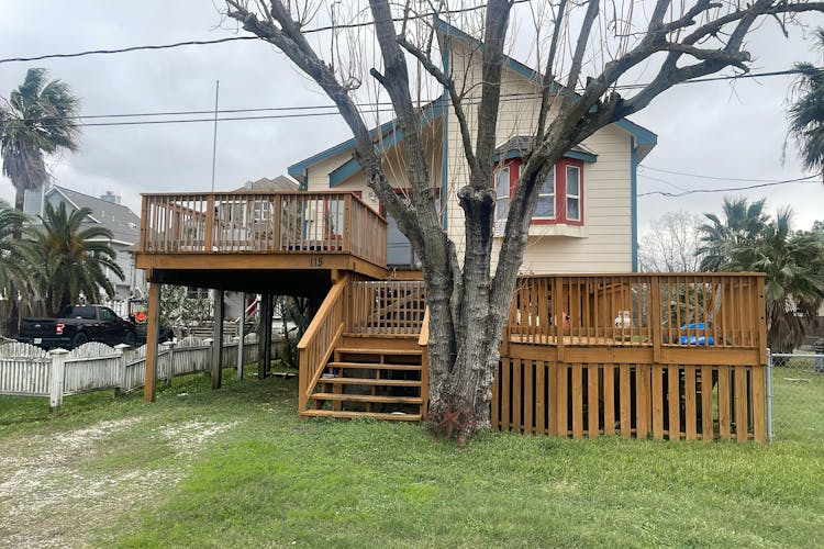 115 12th St San Leon, TX 77539, Galveston County