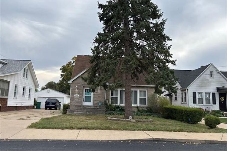 2408 West Rohmann Avenue West Peoria, IL 61604, Peoria County