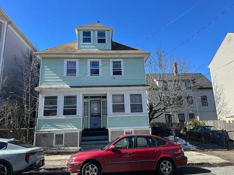 5 Roosevelt St New Bedford, MA 02744, Bristol County