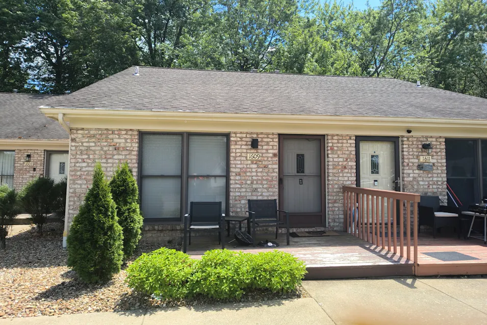 1609 Westhampton Dr Youngstown, OH 44515, Mahoning County