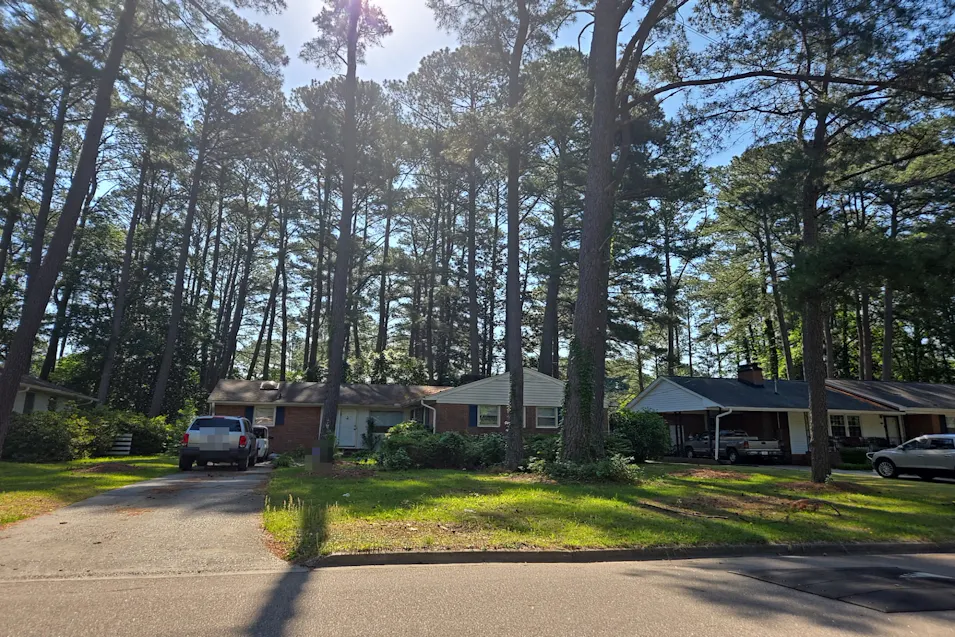 211 Belvedere Dr. Greenville, NC 28734, Pitt County
