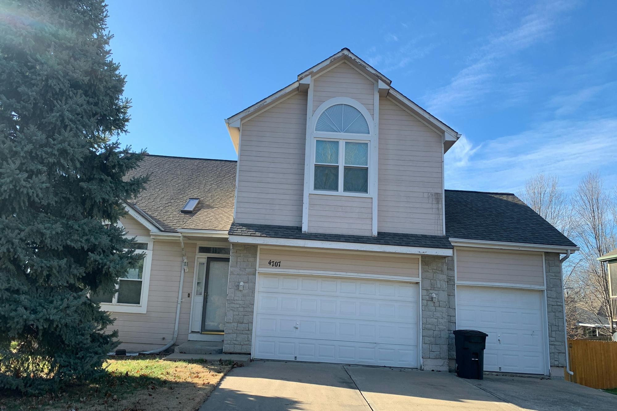 8th St, Blue Springs, MO 64015
