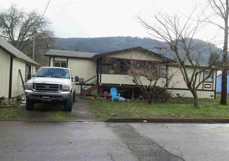 317 Applegate Ave Drain, OR 97435, Douglas County