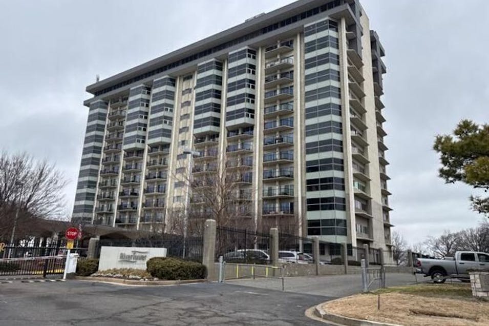 655 South Riverside Drive, Unit 1108 Memphis, TN 38103, Shelby County