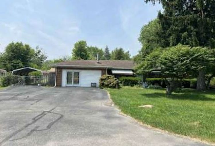 205 Deline Dr Toledo, OH 43615, Lucas County