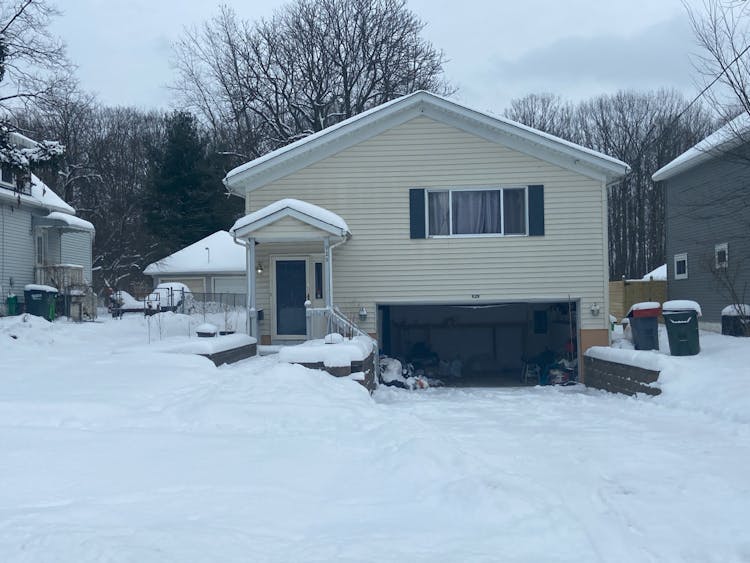 929 Archer Rd Bedford, OH 44146, Cuyahoga County