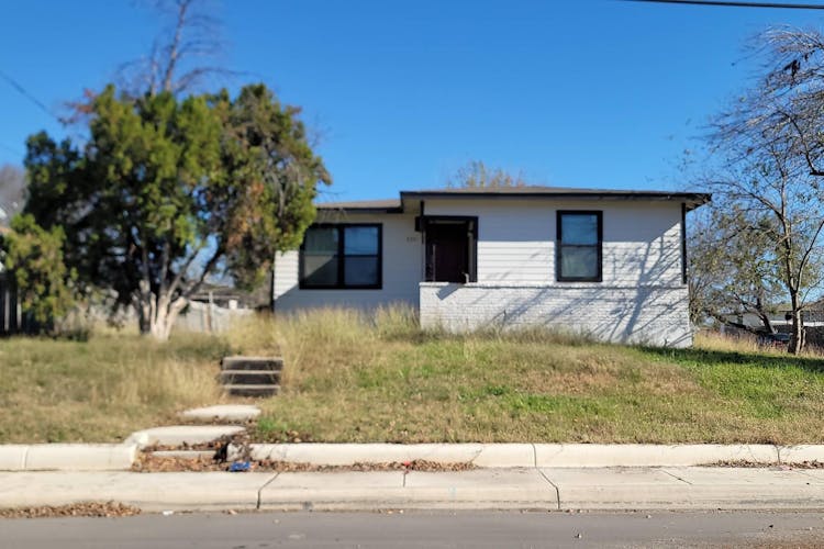 202 Loma Park Drive San Antonio, TX 78228, Bexar County