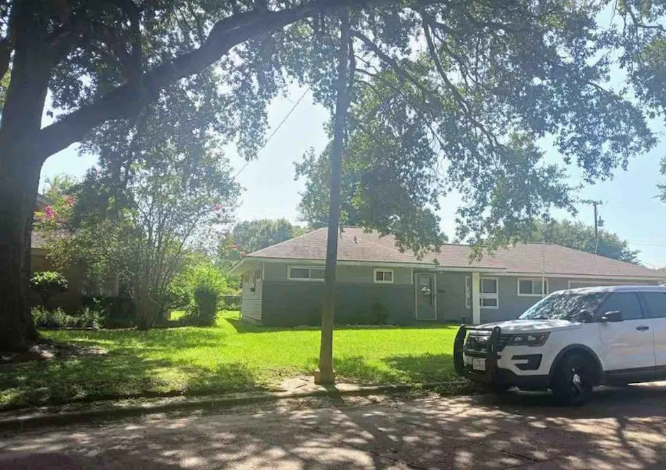 4331 Dogwood St Groves, TX 77619, Jefferson County