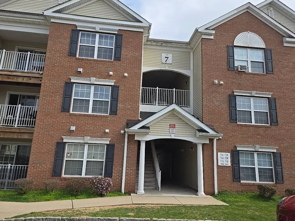 738 Cedar Court New Brunswick, NJ 08901, Middlesex County