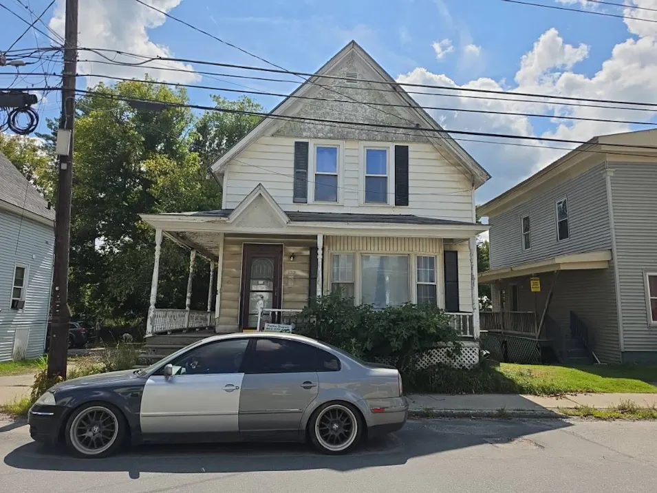 152 N Seminary St Barre, VT 05641, Washington County