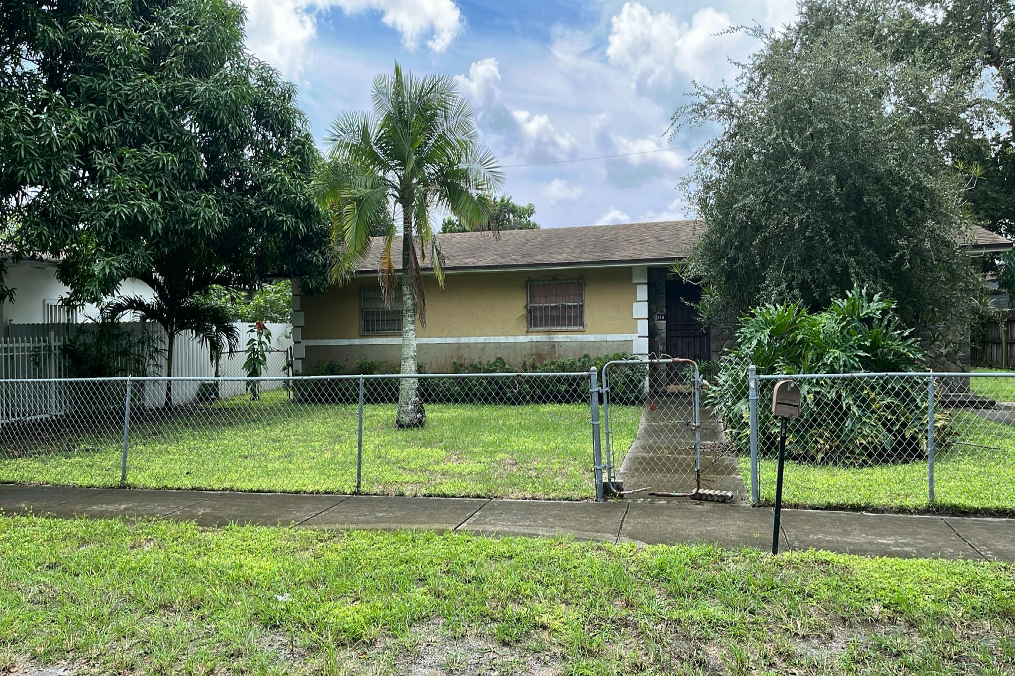 112th St, Miami, FL 33167