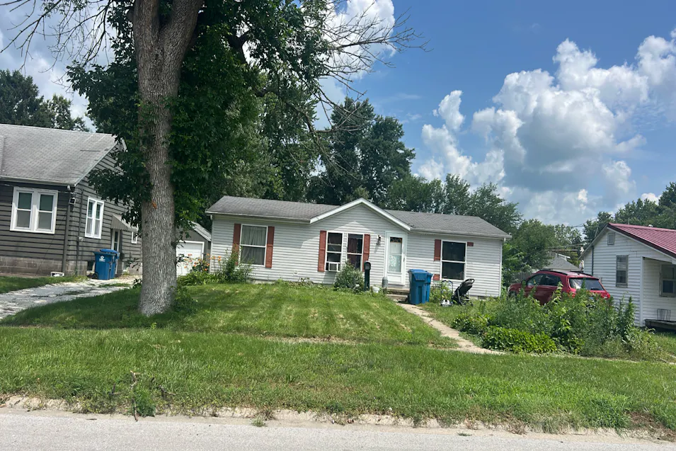 566 E Mulberry Watseka, IL 60970, Iroquois County