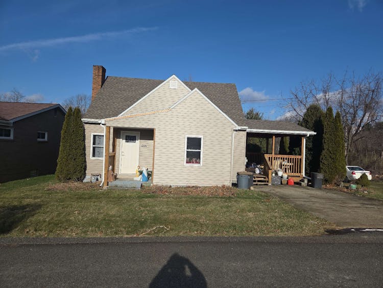 488 Schultz Ave R Latrobe, PA 15650, Westmoreland County