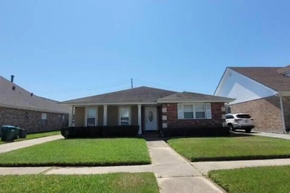 11 St John Dr Kenner, LA 70065, Jefferson County