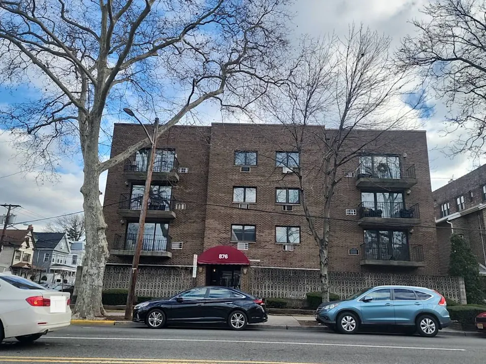 876 Kennedy Blvd 4c Bayonne, NJ 07002, Hudson County
