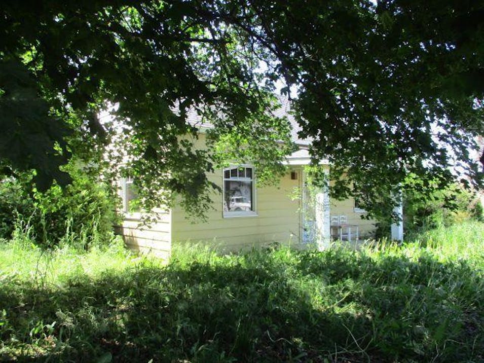 112 S H St Sprague, WA 99032, Lincoln County