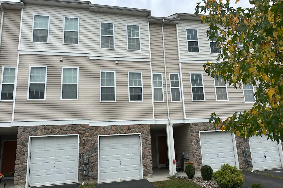 6 Rowand Way E Clementon, NJ 08021, Camden County