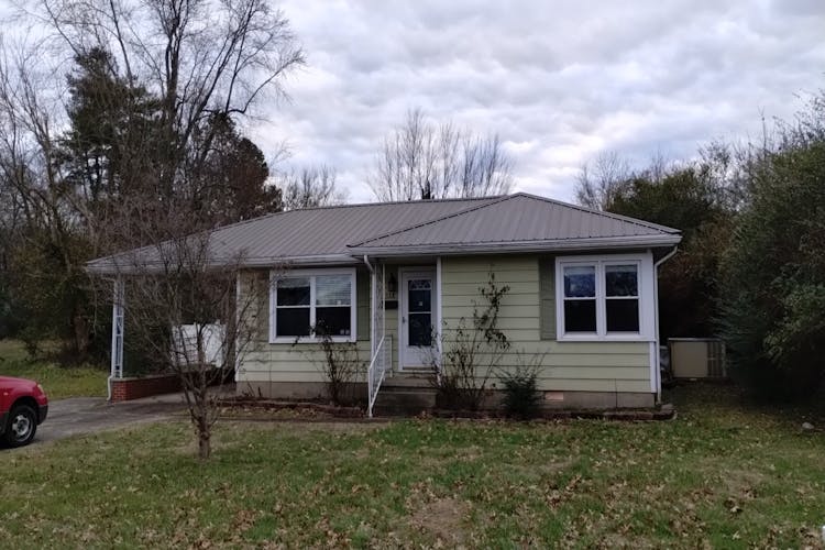 568 Bishop Ave Madisonville, KY 42431, Hopkins County