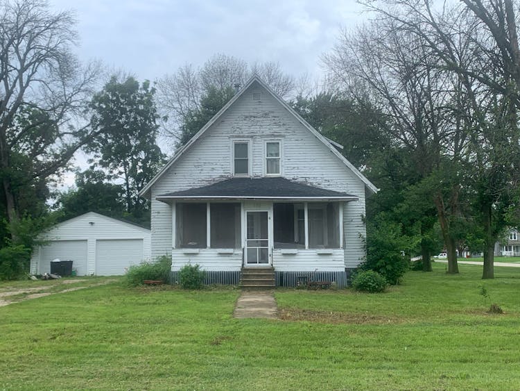 110 5th St N Dakota City, IA 50529, Humboldt County