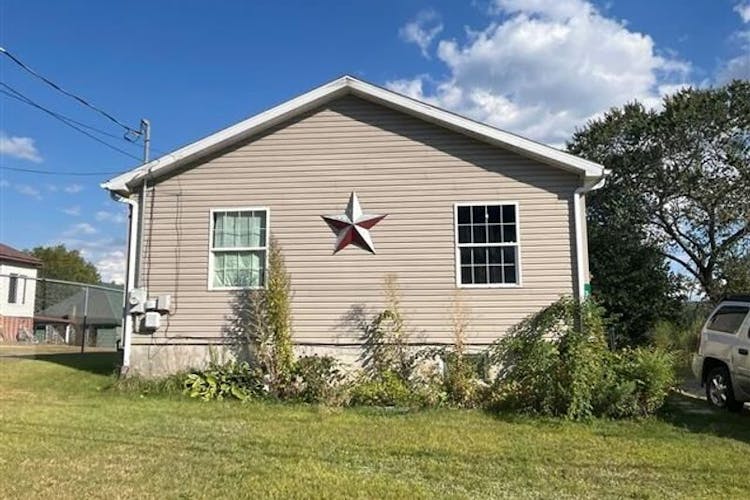 302 Whitmore Ave Mayfield, PA 18433, Lackawanna County