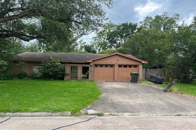 98 Sparrow Way Beaumont, TX 77707, Jefferson County