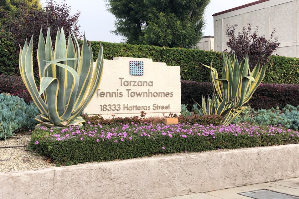 18333 Hatteras St Unit 74 Tarzana, CA 91356, Los Angeles County