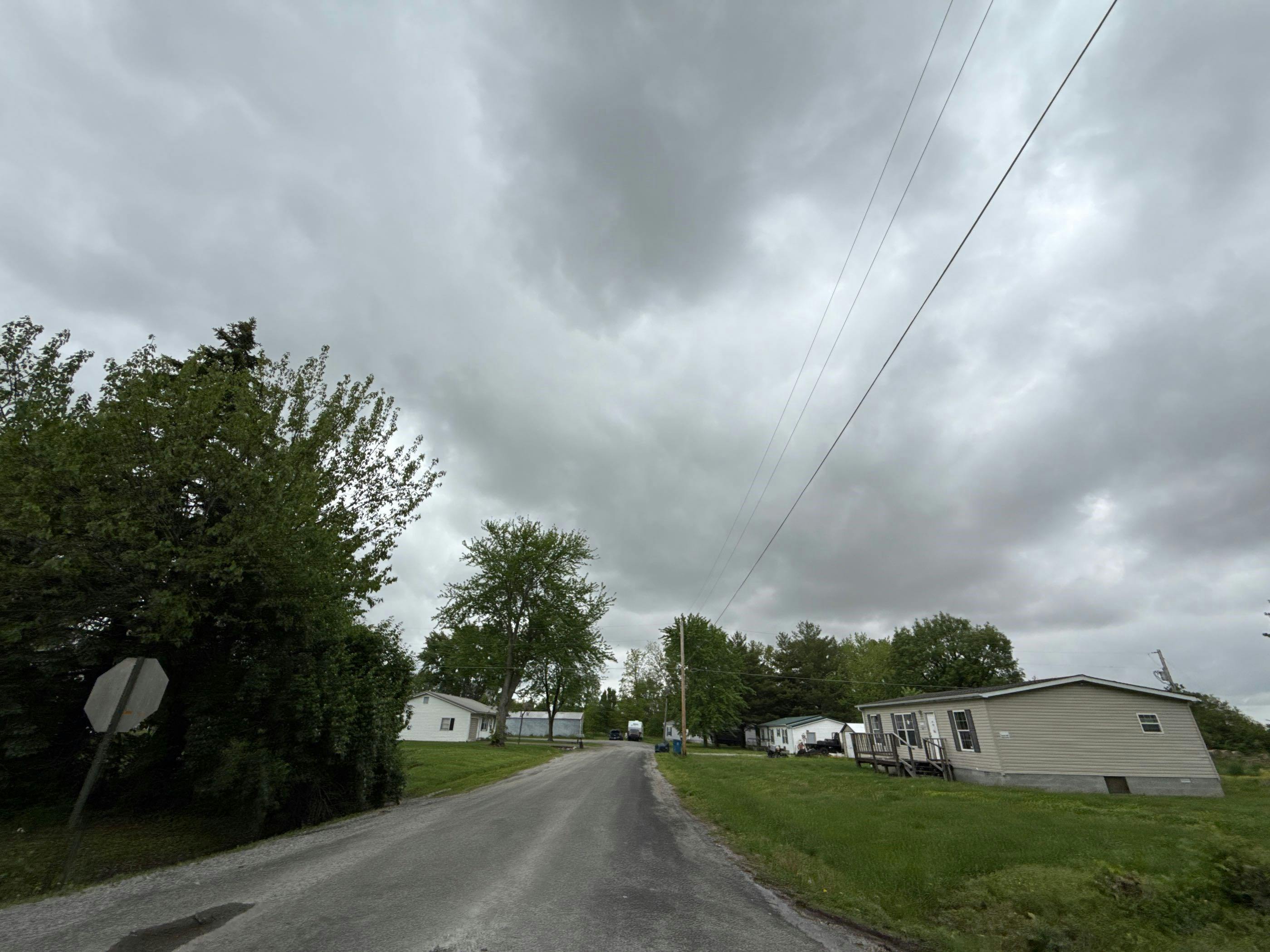 Shasta St, Wayne City, IL 62895