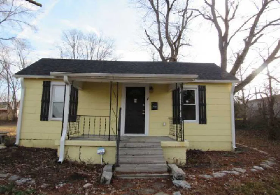 111 Spring Grove Ave Salem, IN 47167, Washington County