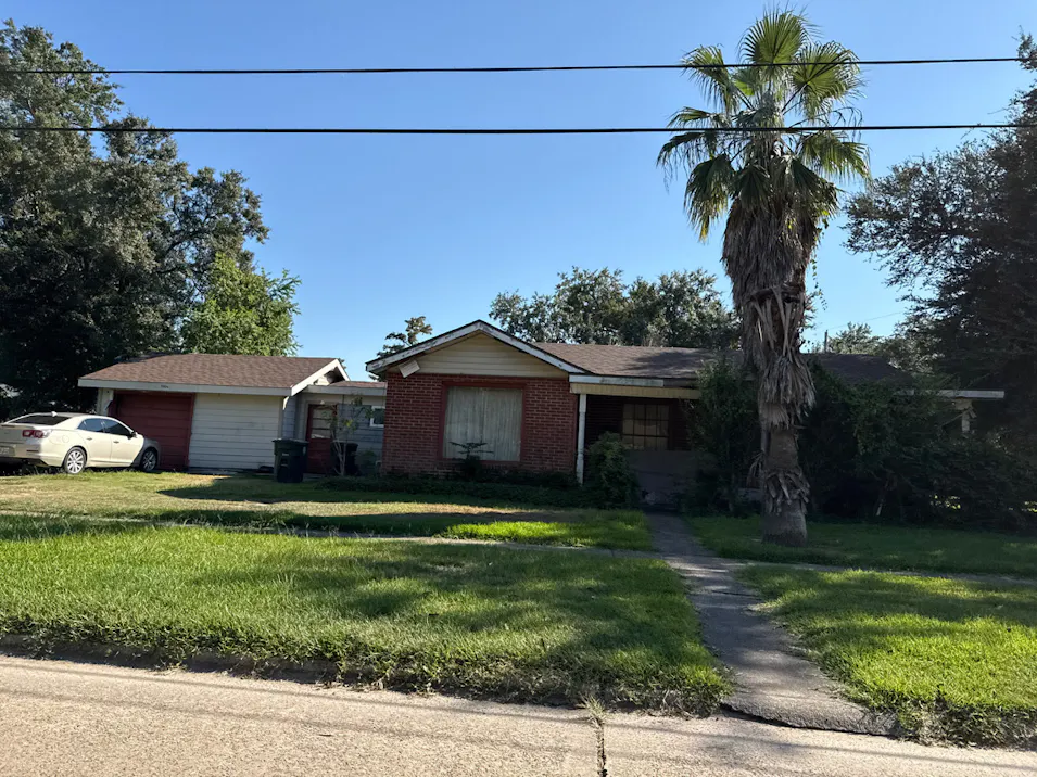 1504 14th St Lake Charles, LA 70601, Calcasieu County