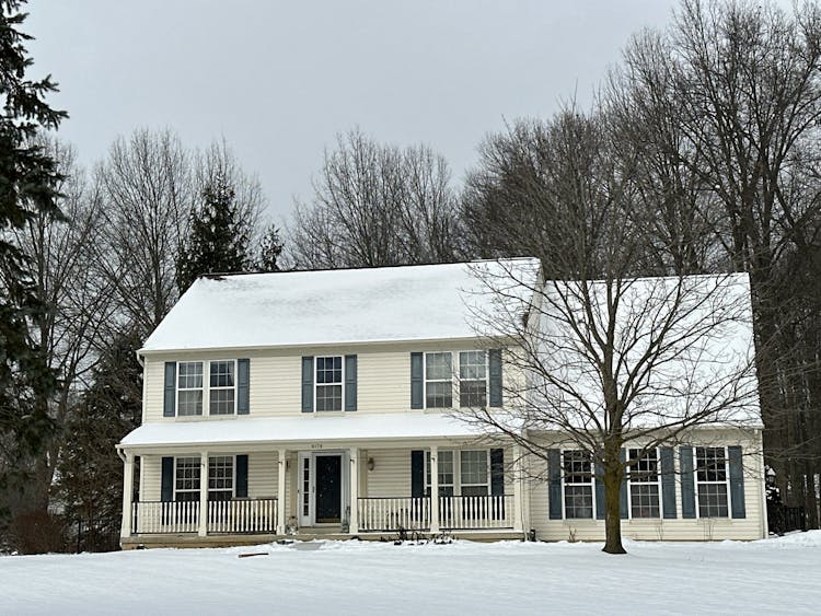 9178 Millstream Cir Olmsted Falls, OH 44138, Cuyahoga County