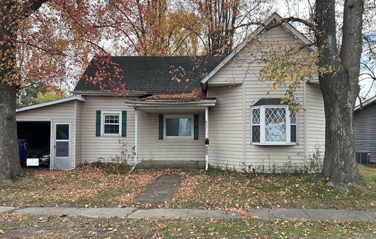 606 Taffee St. Pinckneyville, IL 62274, Perry County