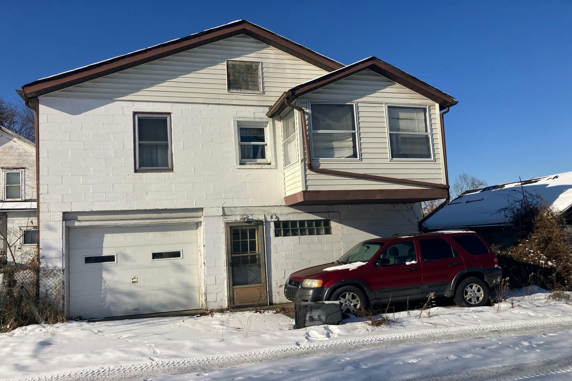 Cypress Ave, Moundsville, WV 26041