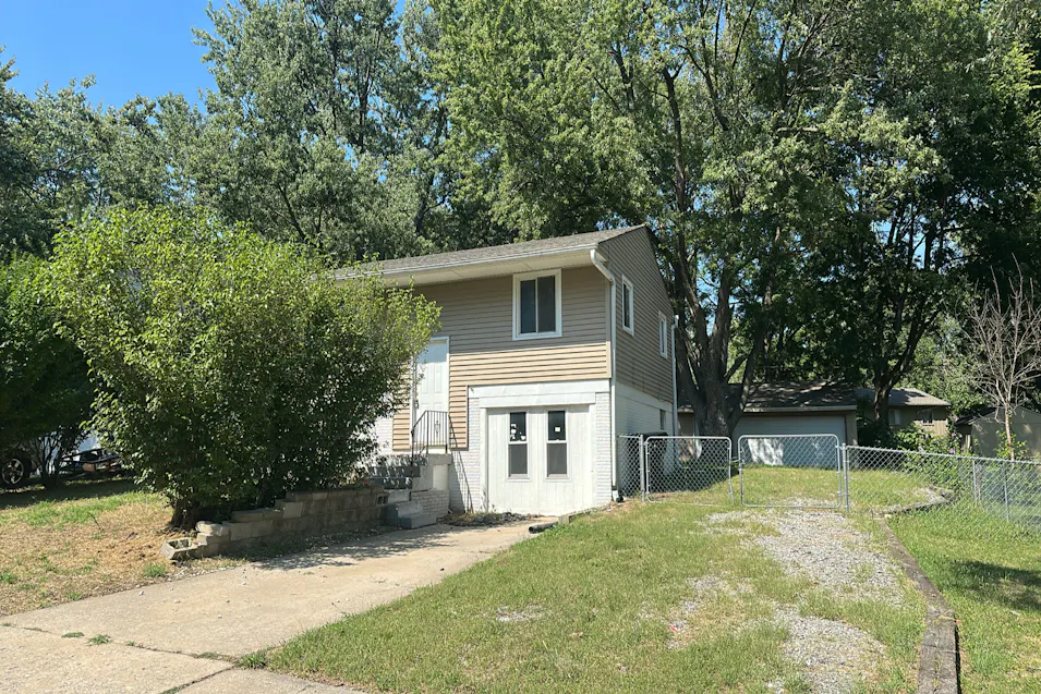 18202 E Lexington Road Independence, MO 64058, Jackson County