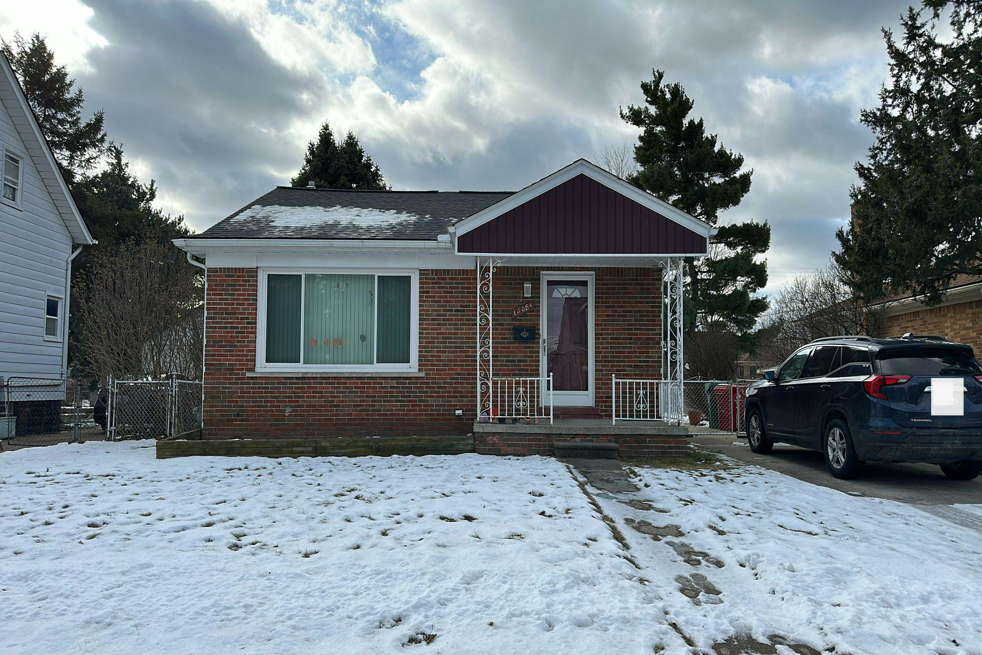 Hauss Ave, Eastpointe, MI 48021