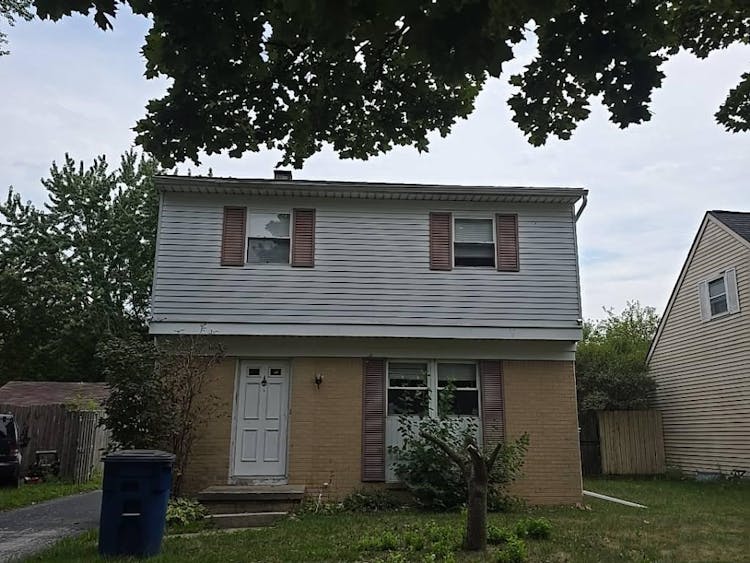 827 Butterfield Dr Toledo, OH 43615, Lucas County