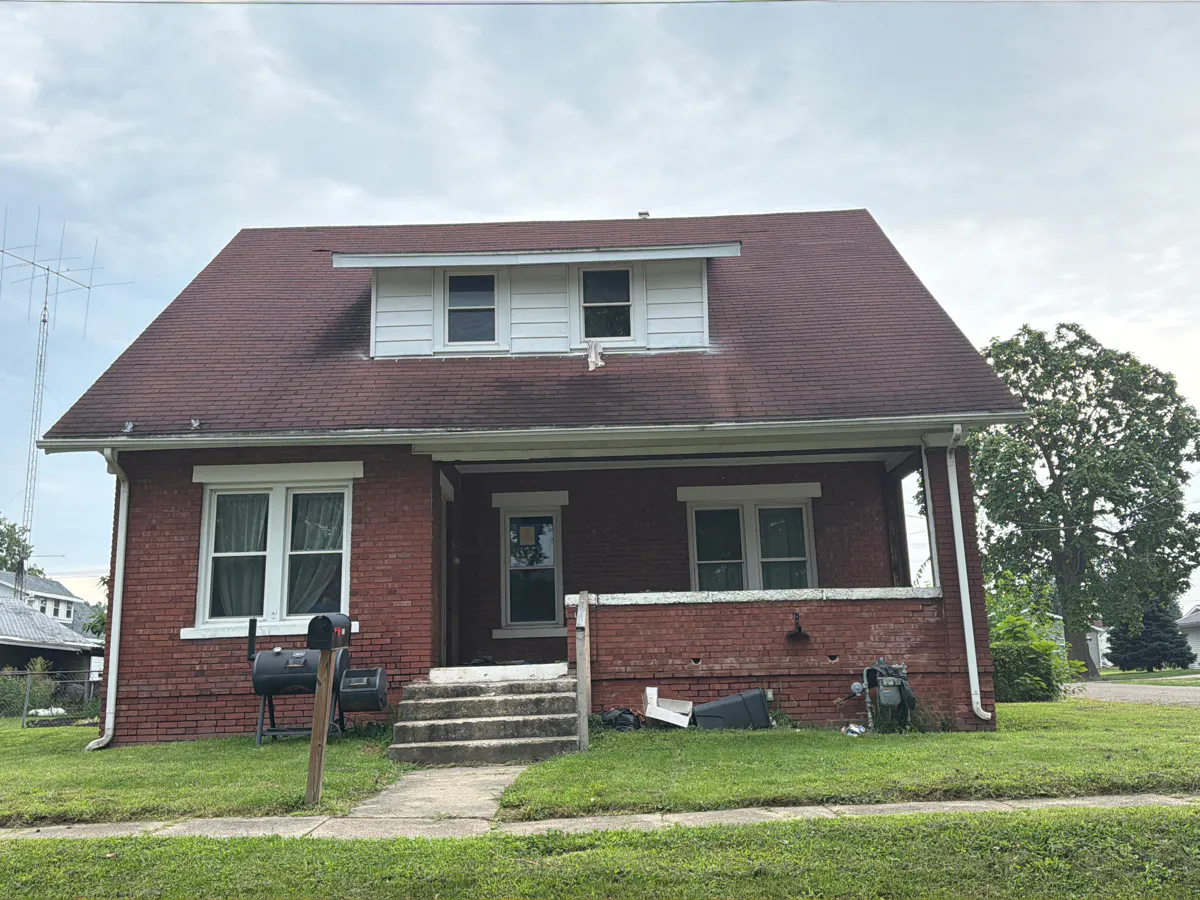 Madison St, Lewistown, IL 61542