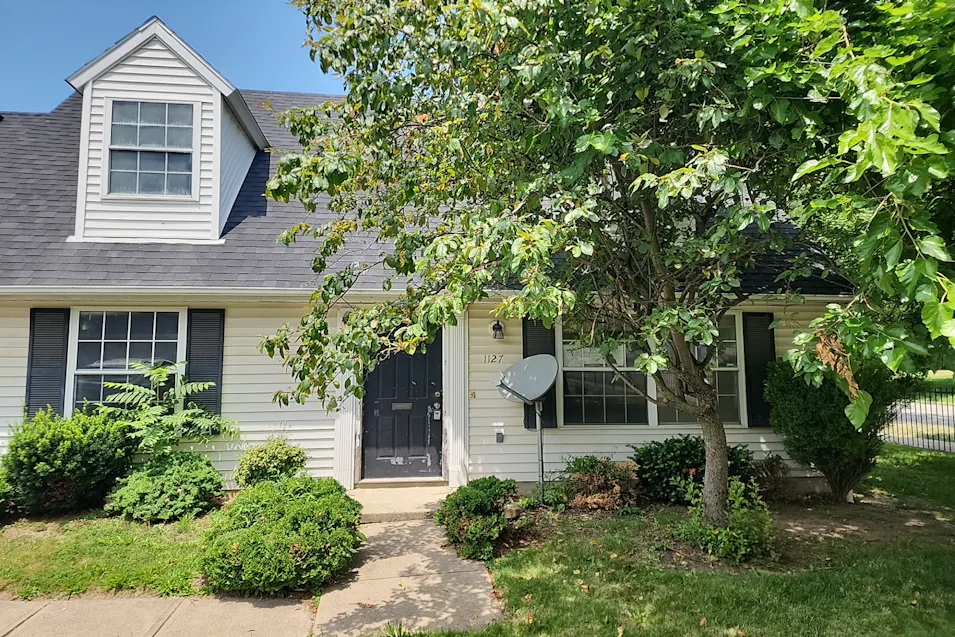 1127 Atwood Dr. Cleveland, OH 44108, Cuyahoga County