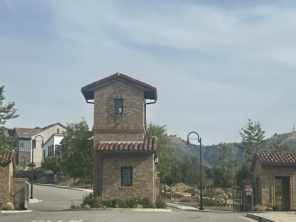 21132 Citylights Drive Chatsworth, CA 91311, Los Angeles County