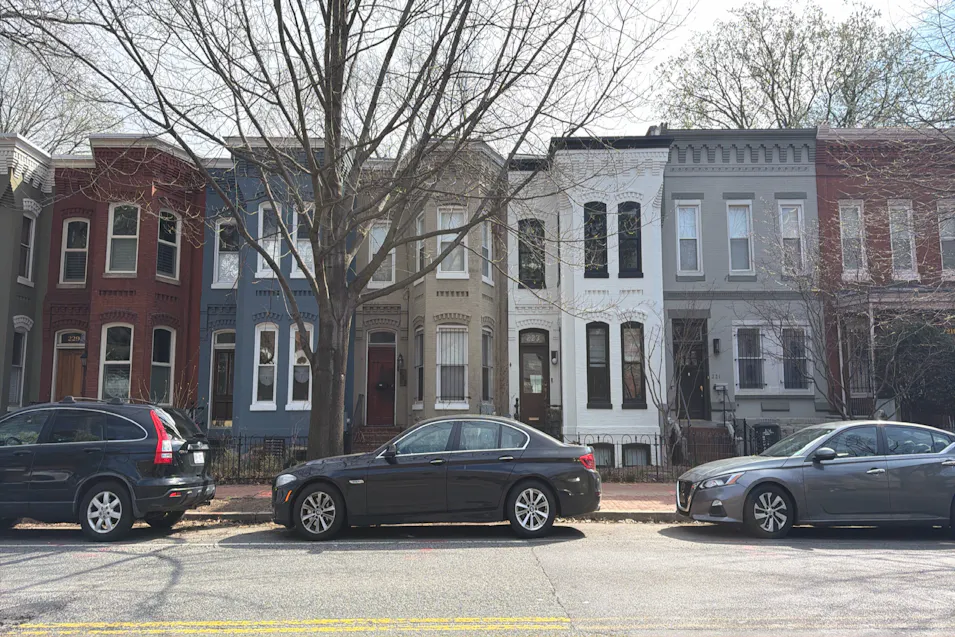 225 8th St NE Washington, DC 20002, District of Columbia County