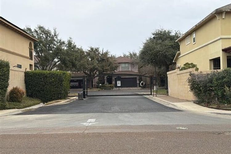 9813 Sandhill Unit #31 Laredo, TX 78045, Webb County