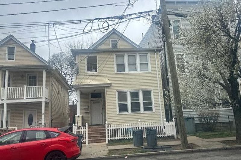 19 Monroe St  