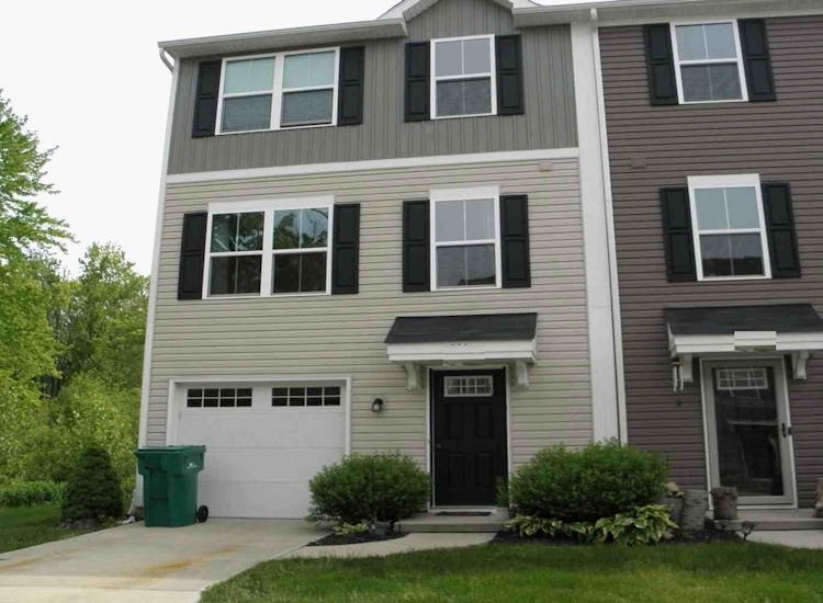 836 Sugarberry Ct Painesville, OH 44077, Lake County