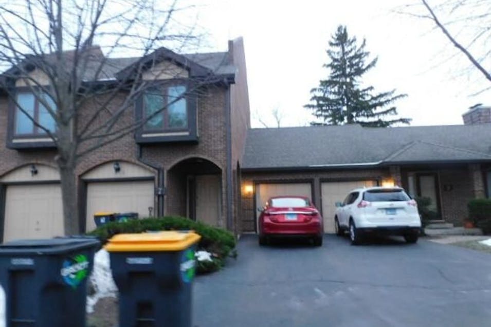 7 Phillippi Creek Driv Elgin, IL 60120, Kane County